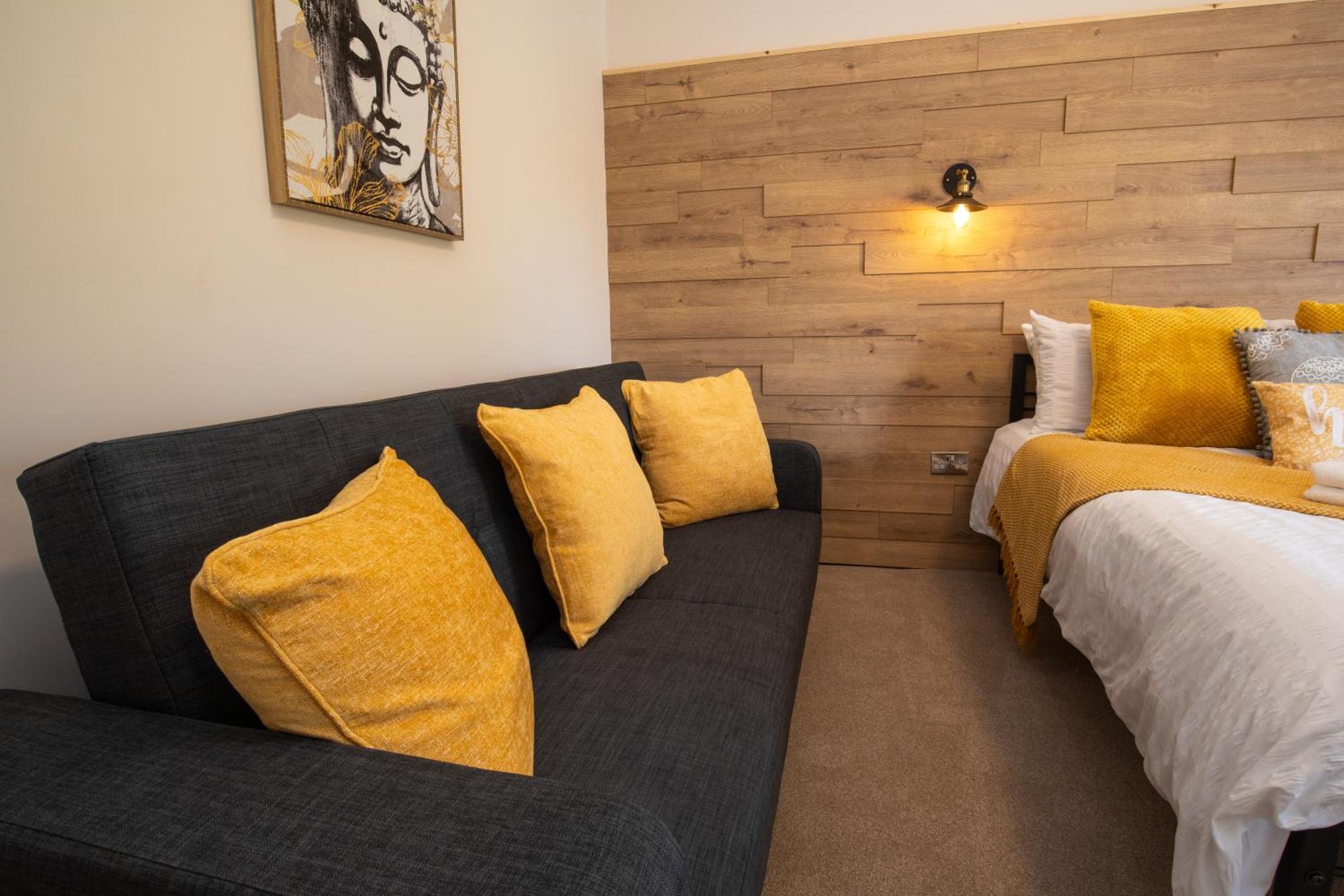 One Bed Apartment, Close To Train, City, Beach And Hospital Long Booking Welcome Ήστμπορν Εξωτερικό φωτογραφία